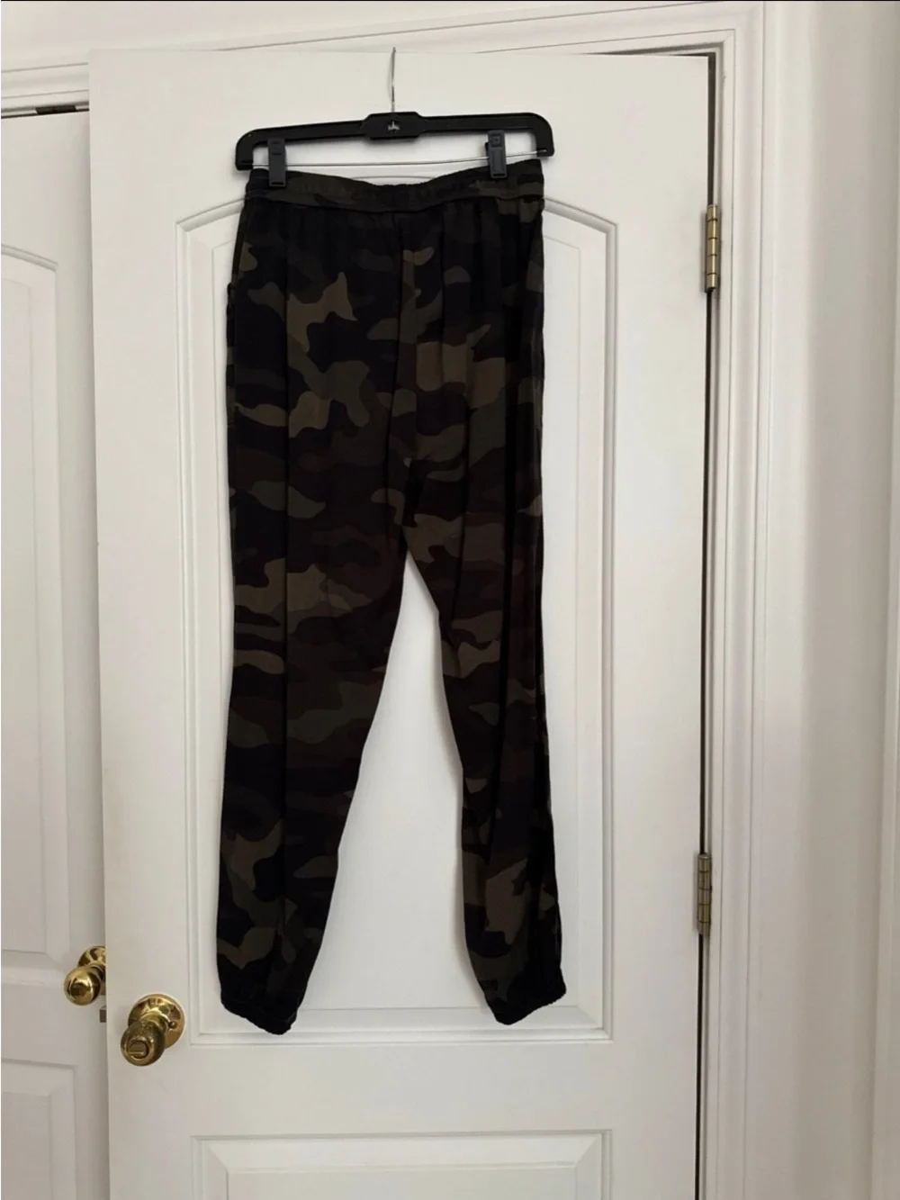 PINK Victoria's Secret Olive & Black Camo Joggers - Picture 4 of 4
